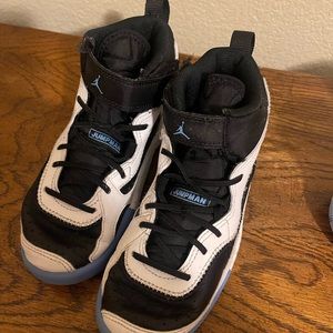 Boys shoes